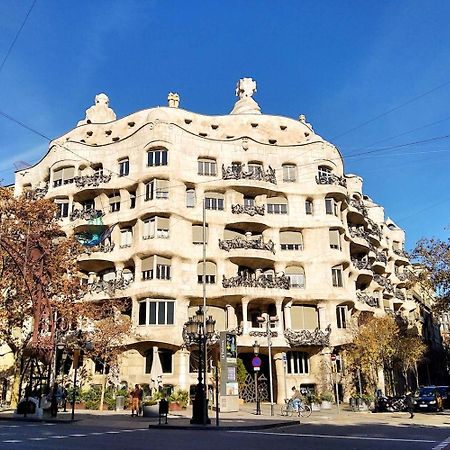 Rooms In Spacious Apartment In City Center バルセロナ エクステリア 写真