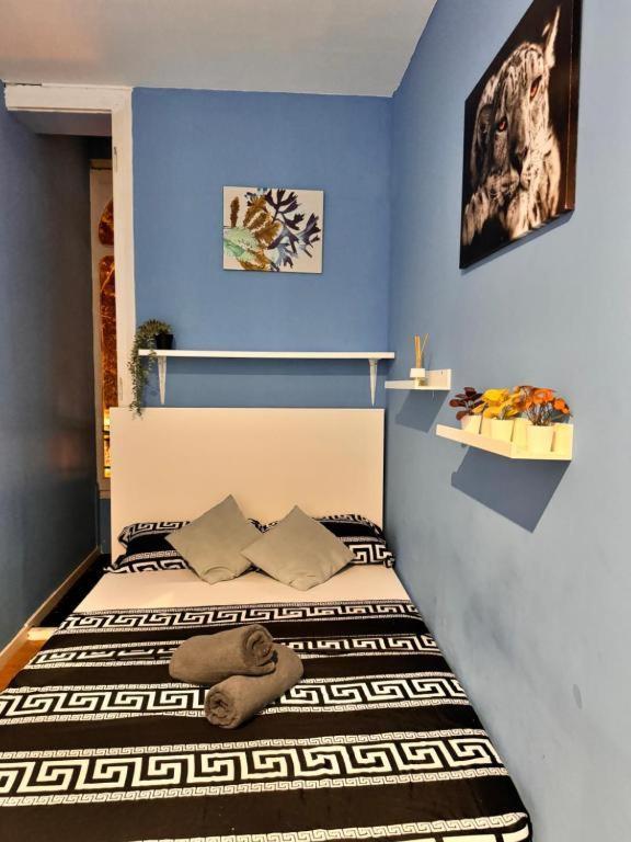 Rooms In Spacious Apartment In City Center バルセロナ エクステリア 写真