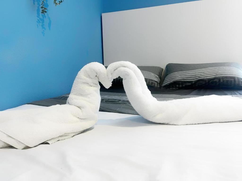 Rooms In Spacious Apartment In City Center バルセロナ エクステリア 写真